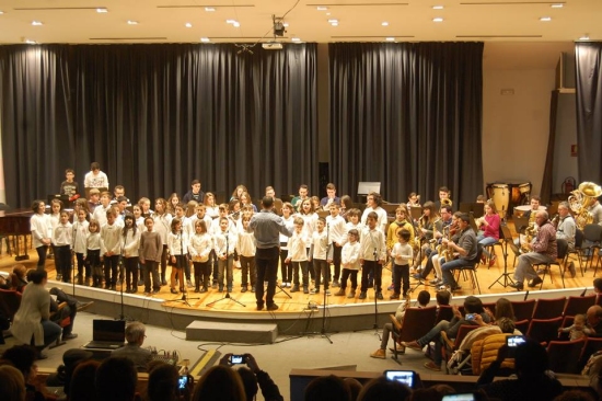 Societat Musical La Uni Filharmnica dAmposta > Arxiu de notcies > Audici-concert de Nadal dels alumnes de lEscola de Msica