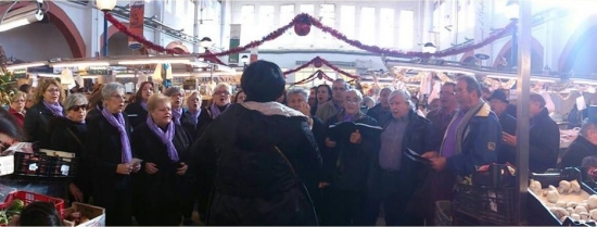 Societat Musical La Uni Filharmnica dAmposta > Arxiu de notcies > Nadales solidries al Mercat Municipal