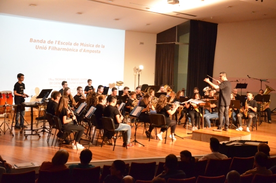 Societat Musical La Uni Filharmnica dAmposta > Arxiu de notcies >  La Fila celebra una nova edici de la Trobada de Bandes Juvenils amb la participaci de 450 msics