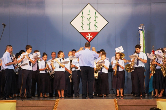 Societat Musical La Uni Filharmnica dAmposta > Arxiu de notcies > 30ena TROBADA DE BANDES DE MSICA DE CATALUNYA A ALCANAR